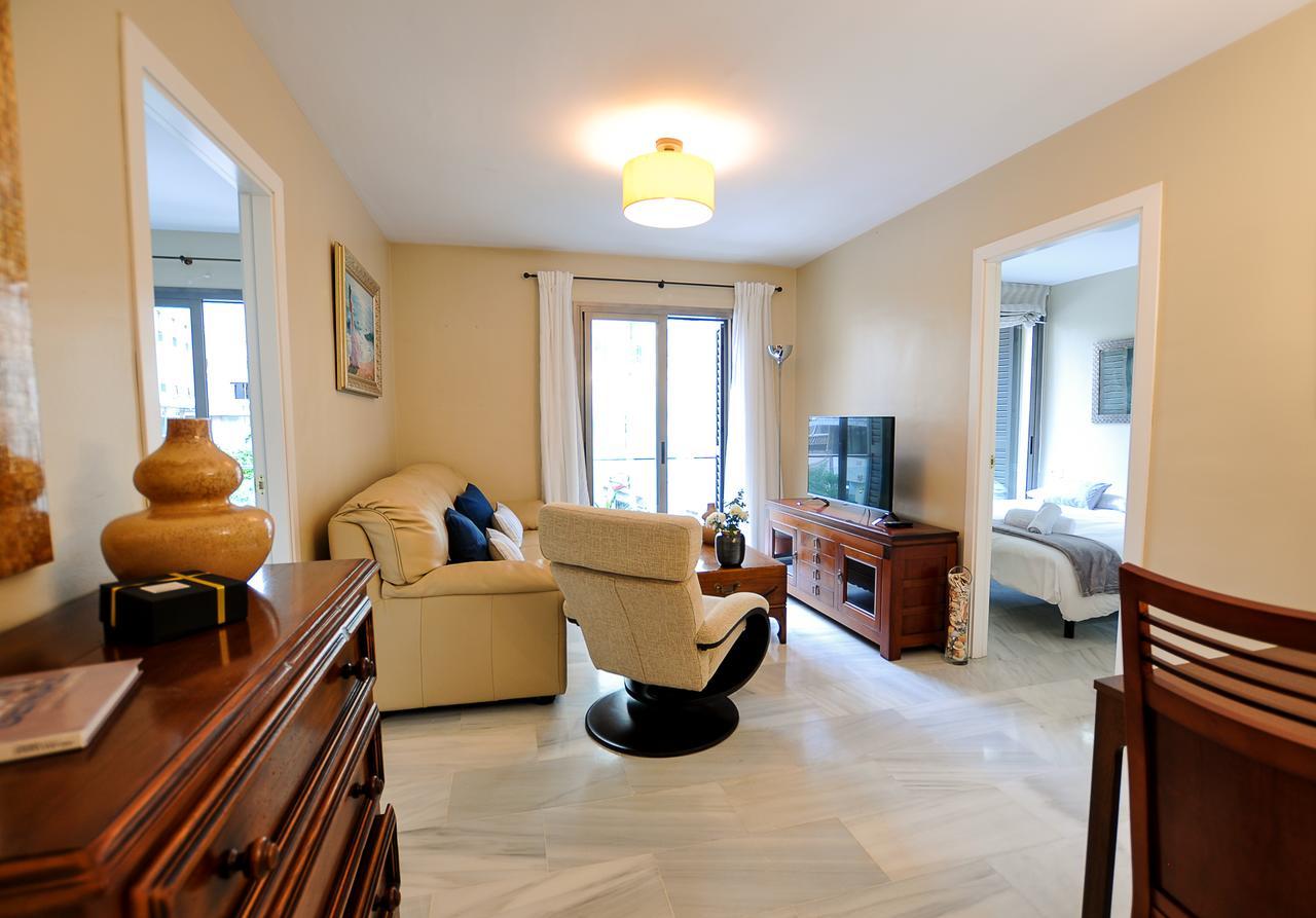 Acogedor Apartamento Junto A Calle Larios By Renthas Lejlighed Málaga Eksteriør billede
