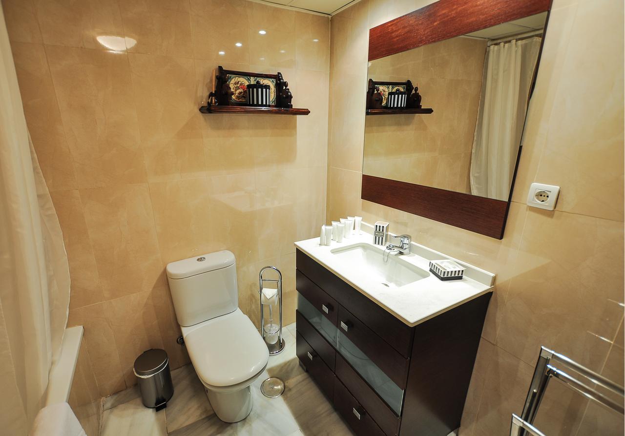 Acogedor Apartamento Junto A Calle Larios By Renthas Lejlighed Málaga Eksteriør billede
