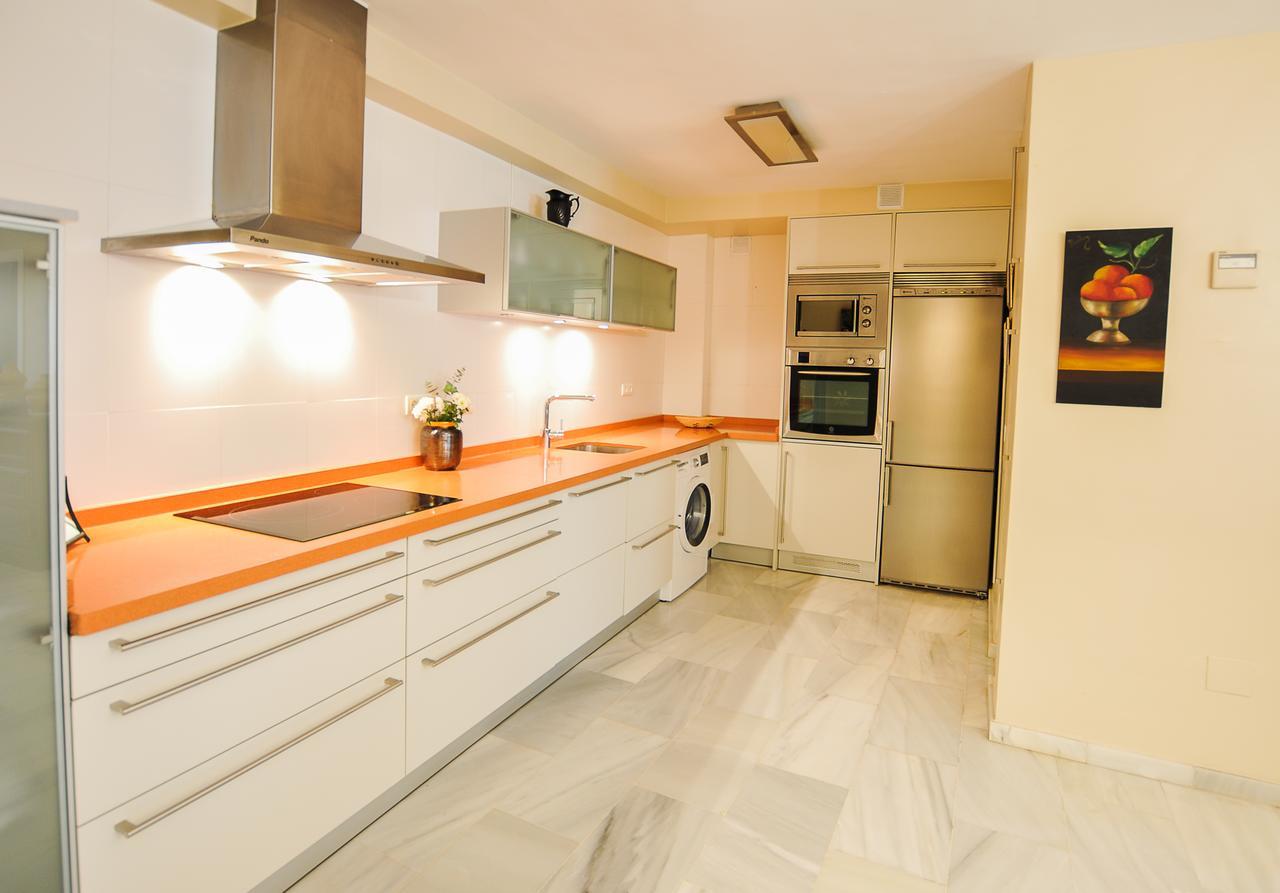 Acogedor Apartamento Junto A Calle Larios By Renthas Lejlighed Málaga Eksteriør billede
