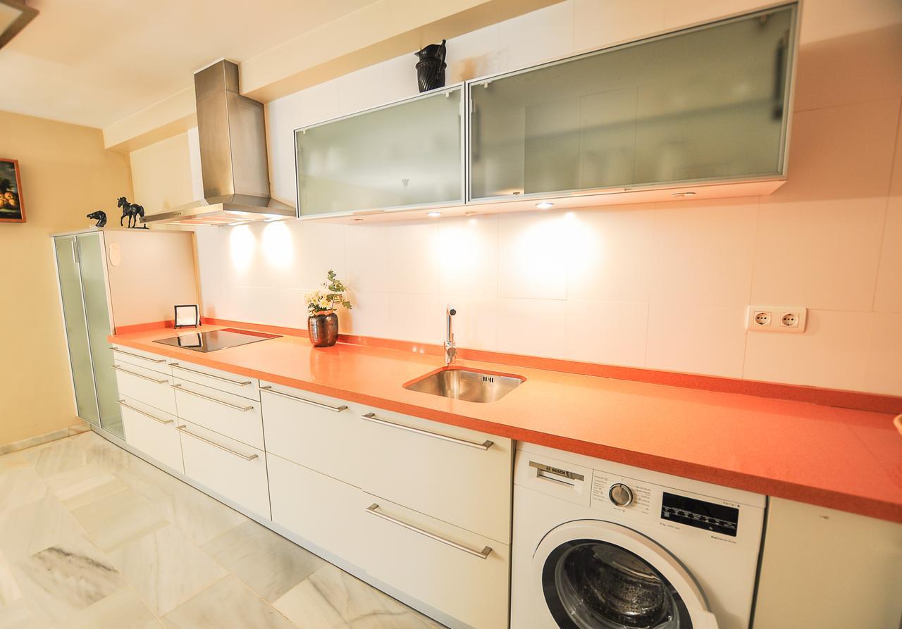 Acogedor Apartamento Junto A Calle Larios By Renthas Lejlighed Málaga Eksteriør billede